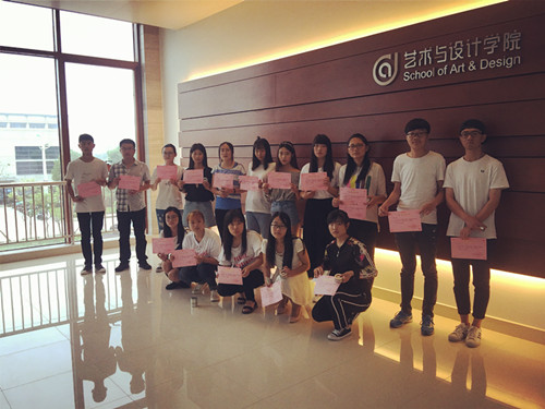 “志愿服务之星”获奖学生合影